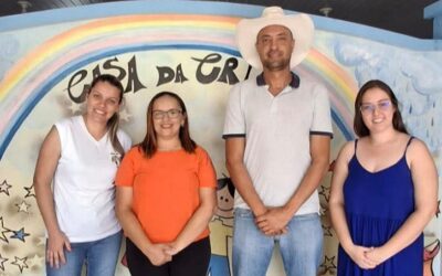 Torrinha: Vereador Botcha visita Casa da Criança ao lado de assessora da deputada Maria Rosas